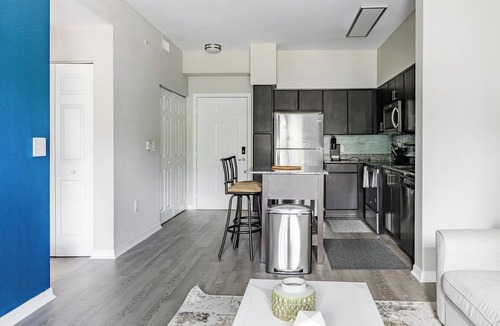 Miramar Apartment | Landing | Spectacular 2BD, Gym, Clubhouse