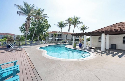 North Port Apartment | Landing | Spectacular 2BD, Courtyard, Gym