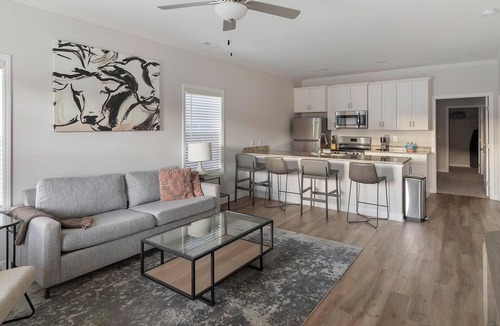 Huntsville Apartment | Landing | Stunning 2BD, Courtyard, Clubhouse