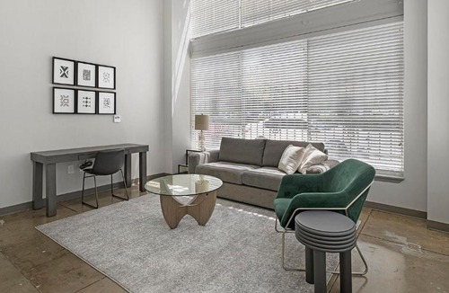Central City Apartment | Landing Stylish 1BD Gym