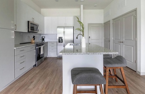 Southside Apartment | Landing | Stylish 2BD, Clubhouse, Gym