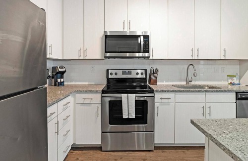 Land O' Lakes Apartment | Landing | Stylish 2BD, Clubhouse, Gym
