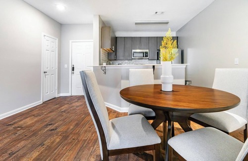 Biloxi Apartment | Landing | Stylish 2BD, Gym, Pool