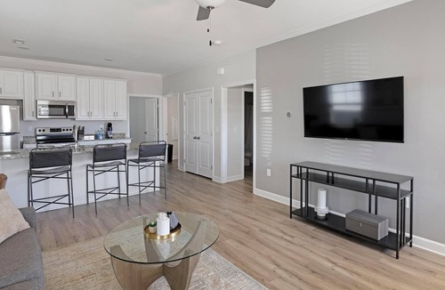 Huntsville Apartment | Landing | Stylish 2BD, Clubhouse, Pool