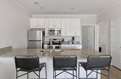 Huntsville Apartment | Landing | Stylish 2BD, Clubhouse, Pool