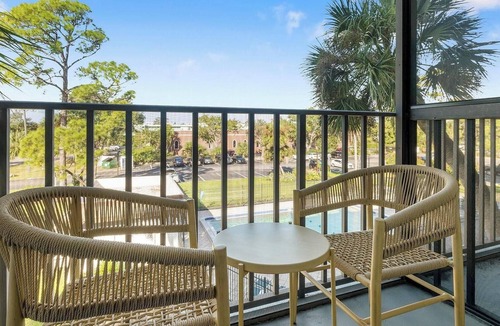 Port Charlotte Apartment | Landing | Stylish Studio, Yoga Studio, Gym