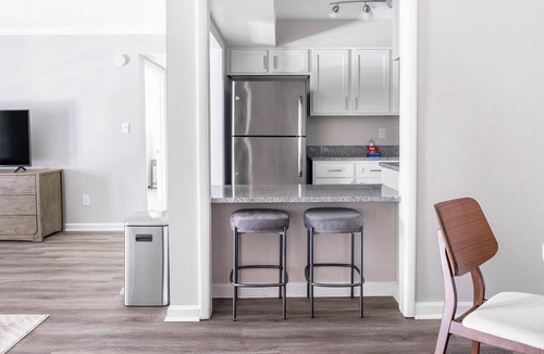 Homewood Apartment | Landing | Stylish 1BD, Pool, Gym