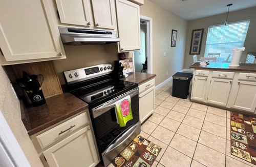Southside House | Large 3 Bedroom 2 Bath House in the Heart of Mandarin