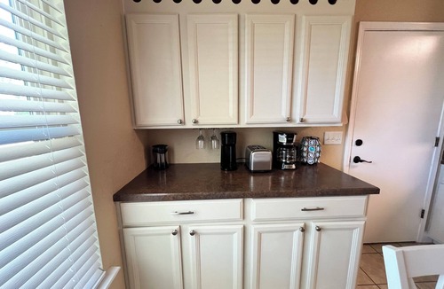 Southside House | Large 3 Bedroom 2 Bath House in the Heart of Mandarin