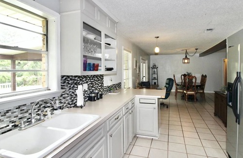 Claiborne House | Large 3-bedroom house in the heart of West Monroe