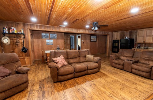 Brookston House | Large 4 Bedroom 2 Bath Country Home with Gorgeous Views