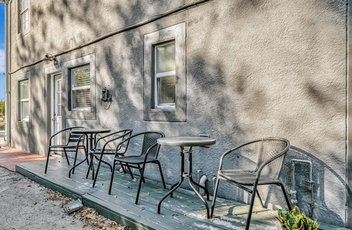 Parkland Estates House | Large 4B Home near Hyde Park! Sleep 10 Guests!