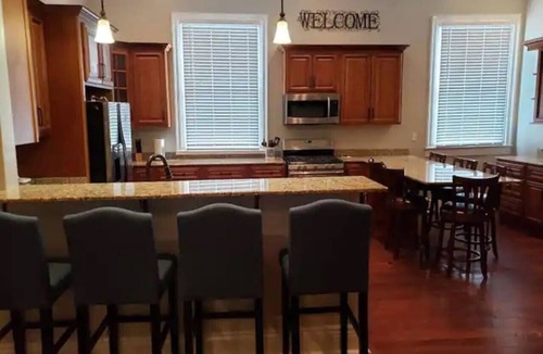 Algiers Point Apartment | Large Apartment With View