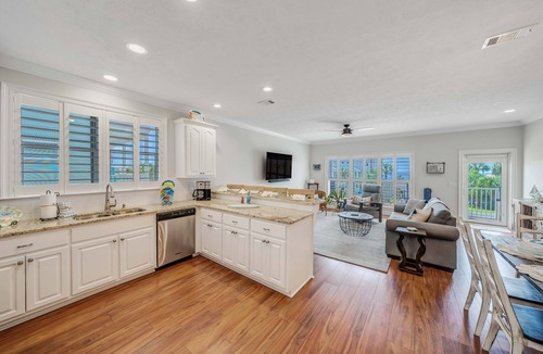 Laguna Beach Estates House | Large Laguna Beach Home Steps from Beach w/Ground Floor Suite, FREE Golf+Tix