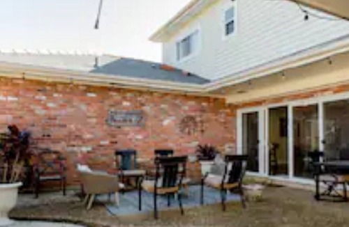 Lake Terrace & Oaks House | Large New Orleans Gem w POOL