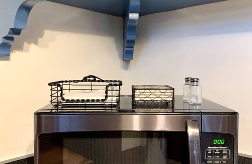 French Quarter Bed & Breakfast | Large private King Balcony Suite cont'l breakfast included, parking on request