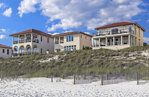 Dune Allen Beach House | Las Brisas, Vizcaya- Waterfront Beach House with Amazing Views & Private Beach