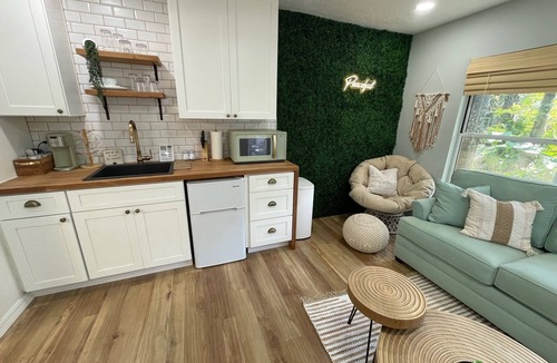 Lake Mary Cottage | Last-Minute July 4th Getaway! Charming Cottage Early Check-In