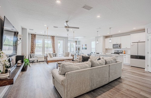 The Pines House | Laurie Luxe: 3/2 Home w/Hot Tub, Massage Chair & Games. 1.5 miles from beaches