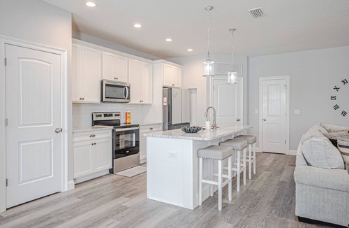 The Pines House | Laurie Luxe: 3/2 Home w/Hot Tub, Massage Chair & Games. 1.5 miles from beaches