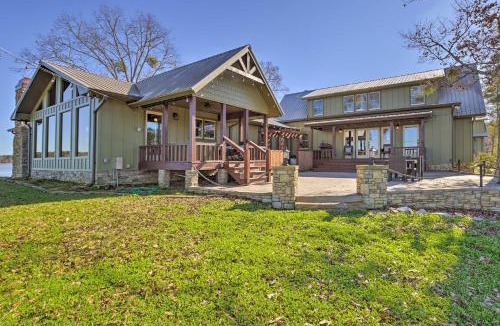 Shelby House | Lay Lake Access & Views: Expansive Shelby Home!