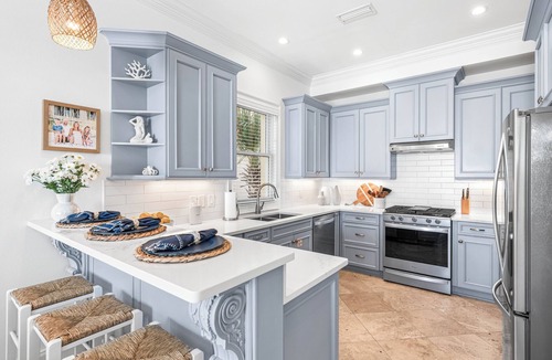 Delos House | Le Neptune*BeachFront*Elevator*Luxury*Pool*Beach Svc