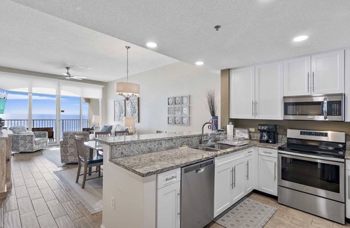 Fort Walton Beach - Destin Condo | Leeward Key 1203 2/2 Top Floor View for Miles, Beach Service, Renovated
