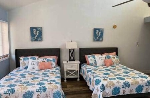 Gautier House | Legend Oaks room 4 over the water