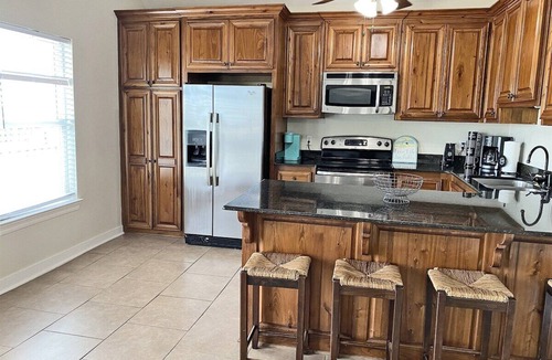 Grand Isle House | Lemonade Escapade Walk to Beach Pet Friendly