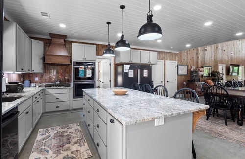 Double Springs House | Lewis Lodge - perfect lakeside getaway on Smith Lake!