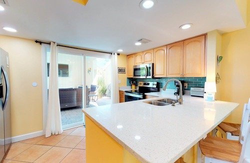 Miramar Beach House | Linkside 475 - 6 seat GOLF CART, single family home, Free WIFI