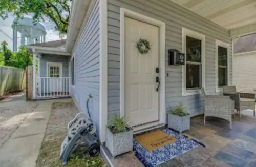 Downtown House | Little Blue Osprey - Heart of downtown Pensacola