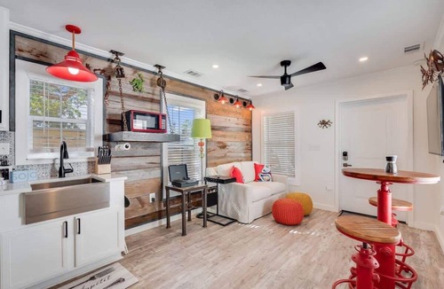 San Juan House | Little Juan | Cozy Cottage Near Seaside