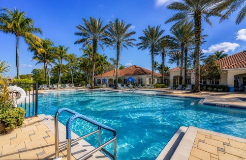 Tarpon Bay Condo | Live the Naples Lifestyle. Resort Amenities & Coastal Charm
