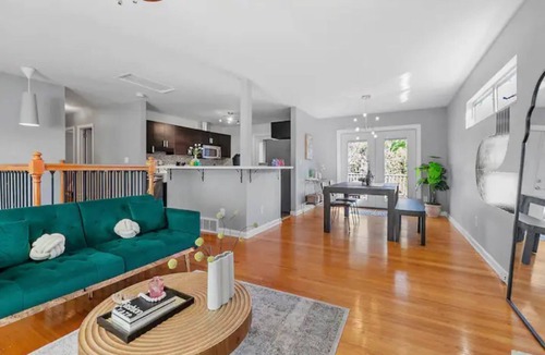 Tallahassee House | Lively and Vibrant Tallahassee Home - FSU - Capitol