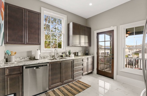 Saint Roch Apartment | ⚜Lively Marigny Apartment Near Streetcar & Frenchmen with Balcony, Club Below⚜