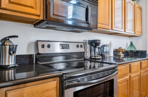 Mid-City District Condo | Lively Mid-City 3BR: Ideal for Mardi Gras, Streetcar and Canal Street Steps Away w/Pool