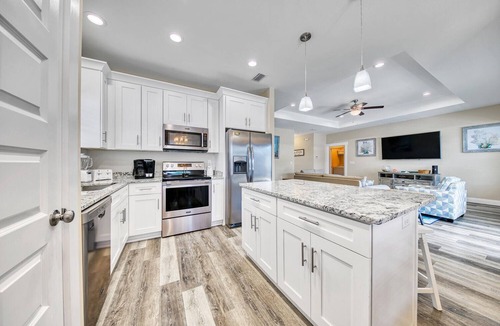 Bahama Beach House | Living The Beach Life- 4BR/2BA, Sleeps 12, Huge Private Pool.