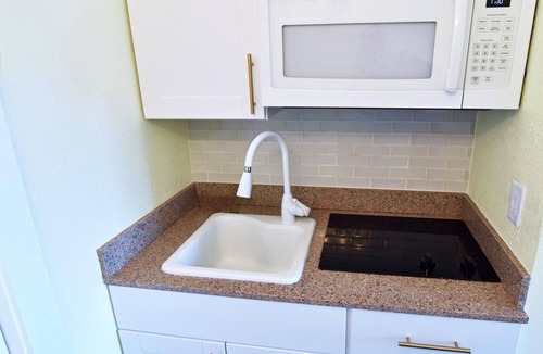 Golden Beach Condo | LOCATION! Cute Venice Villa 2 min walk to beach