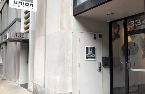 Central Business District Condo | Location! Location! Location! “Happy Chic” 3BR/2BA modern condo near Bourbon!