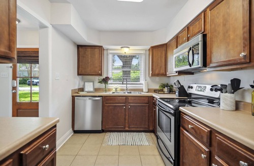 Old Town Cottage | Location! Location! 1/2 Block to Beach and 3 Blocks to Downtown!