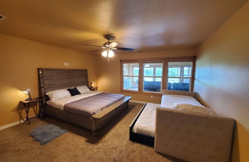 Weston Cabin | Lodge No 1 Scenic Lake View with Kayak & Fishing