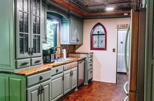 Moulton House | Lodge on 40 Acres/Sleeps 14/Hot Tub/Bankhead