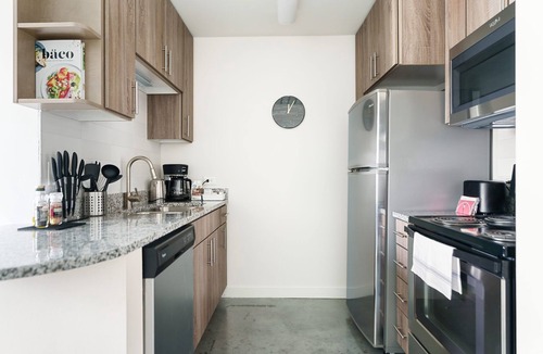 Midtown Apartment | Lodgeur | Stylish & hip studio loft | Midtown