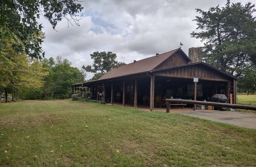 Gilmer Cabin | Log cabin East Texas near Barnwell and Lake of the Pines