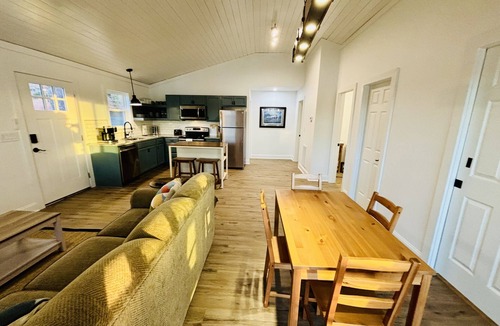 Stemley Cabin | Logan Martin Lakefront Retreat