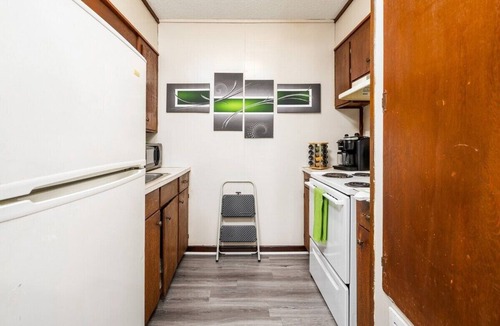 Pineville Apartment | Long Stay Near D.T King Bed Smart TV Pets W/D