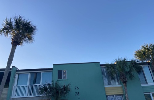 Coquina Key Condo | Long term Travelers: spacious 2 BR beach condo