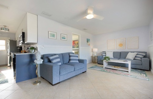 Whitney Beach Condo | Longboat Key waterfront condo-a short walk to the beach & bay!