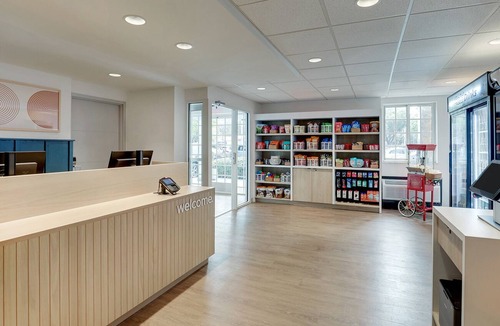 Doral Apartment | Looking for Perfect Spot to Relax? Enjoy Our Room w/Full-Kitchen, FREE Parking